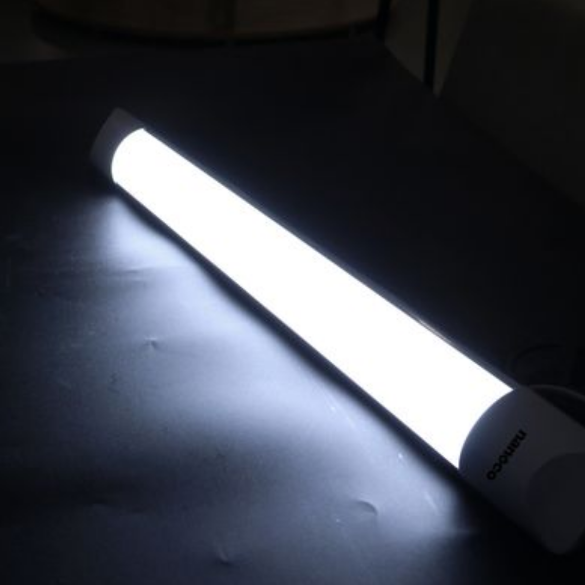 Màu Đèn LED Nào Giúp Bạn Ngủ Ngon Hơn? Tránh đặt đèn led ánh sáng trắng trong phòng ngủ