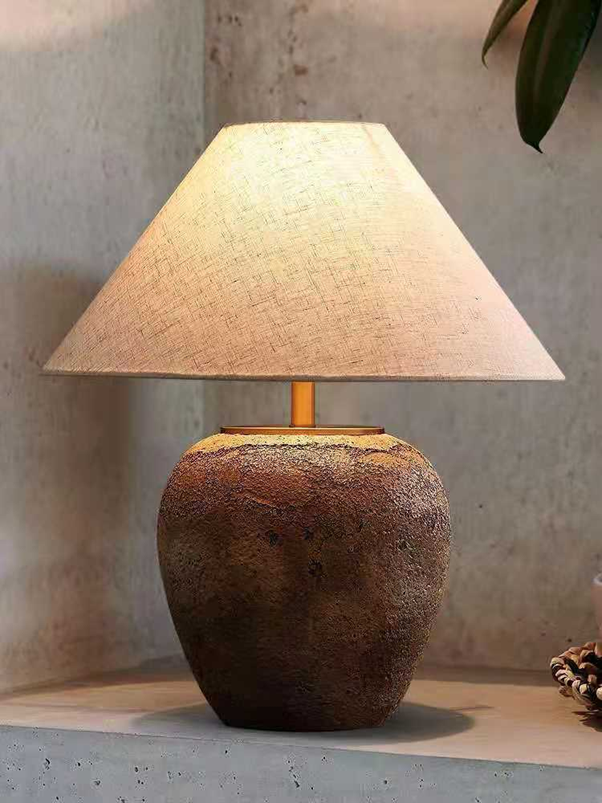 Những mẫu đèn trang trí phòng khách không thể bỏ qua Đèn gốm để bàn trang trí